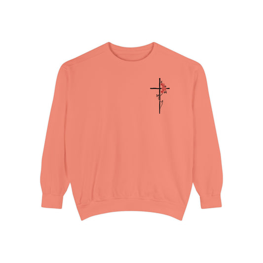 Cross & Rose Sweatshirt – Minimal Christian Faith Crewneck, Elegant Spiritual Apparel, Unisex Inspirational Sweater, Soft Everyday Comfort